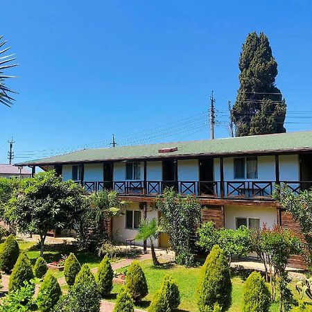 بيزوندا Guest House Alashara المظهر الخارجي الصورة