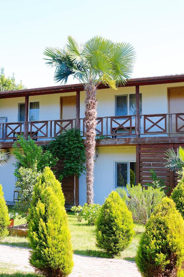بيزوندا Guest House Alashara المظهر الخارجي الصورة